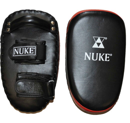 Nuke curved Thai-pad, leather 35x21x10cm, black/red